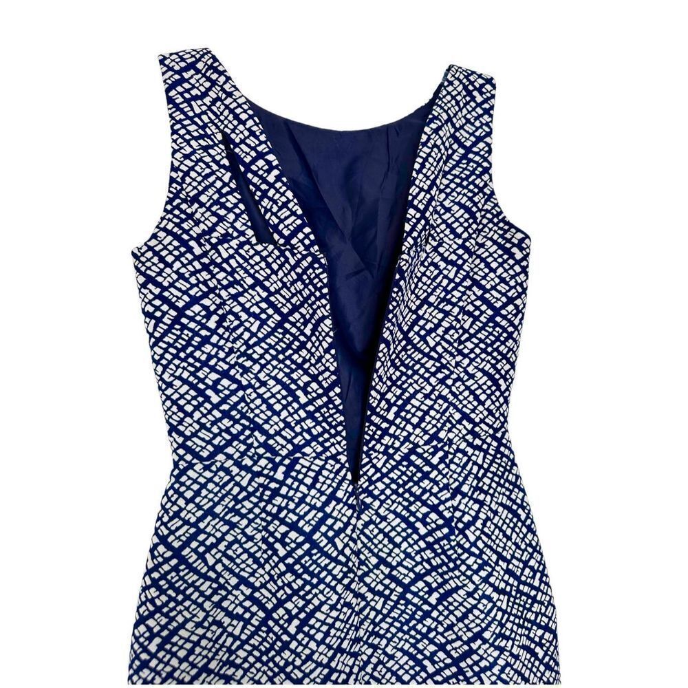 NWOT Tahari Women’s‎ Blue & White Printed Sleeveless Sheath Dress Size 2 - Picture 6 of 8